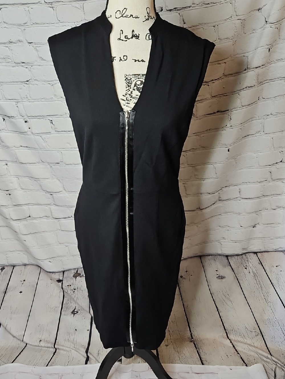 Kenneth Cole Reaction Black Sleeveless Zip-Front Sheath Dress Size 8